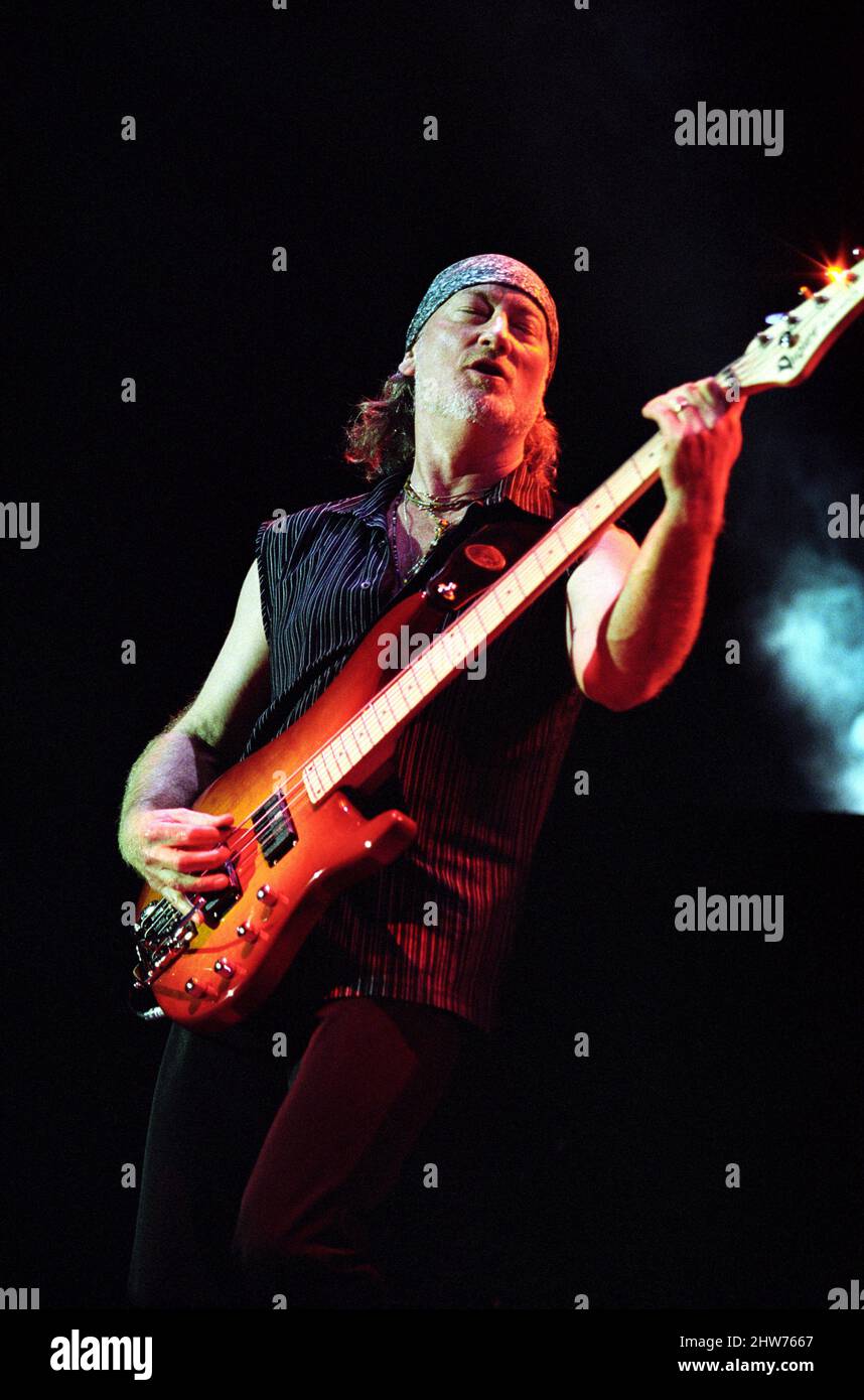 Heavy metal guitar deep purple hires stock photography and images Alamy