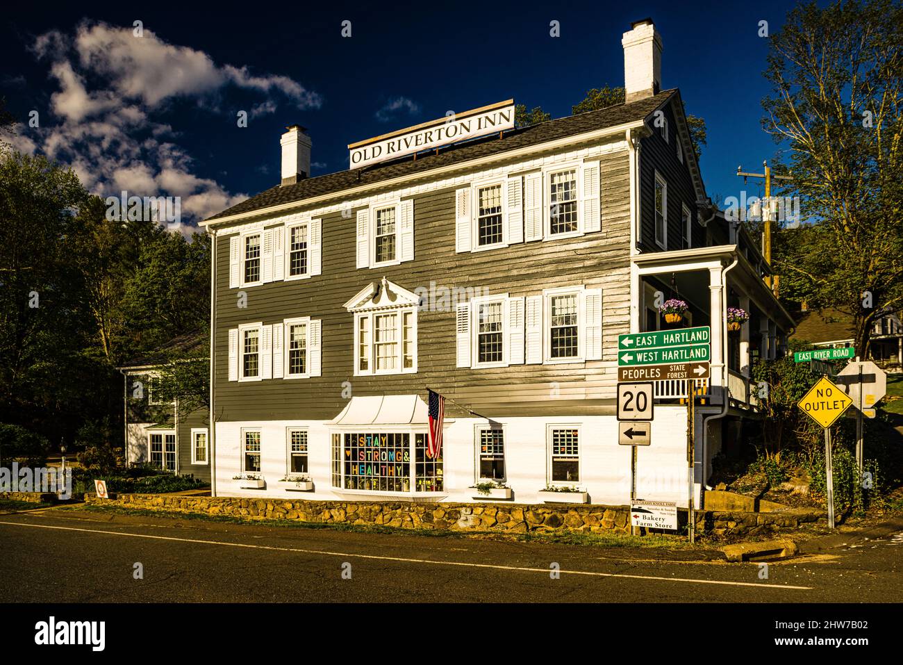 Old Riverton Inn Riverton, Connecticut, USA Stock Photo Alamy