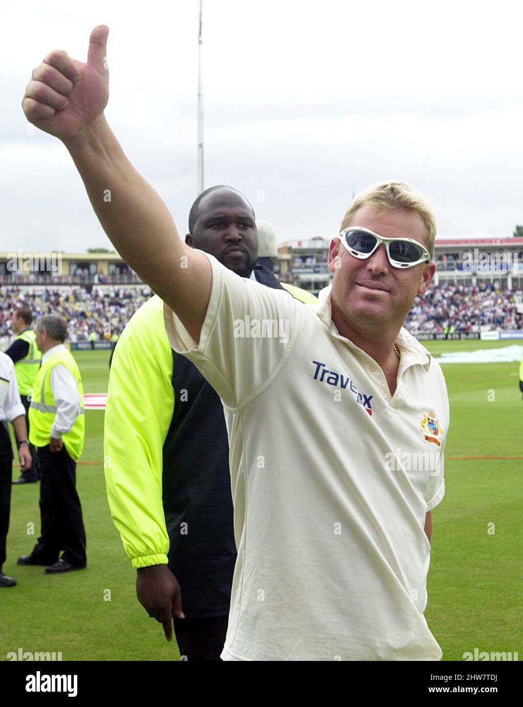 File photo dated 08-07-2001 of Australia's Shane Warne waves to the crowd, after the victory over England in the First Test match at Edgbaston, Birmingham. Former Australia cricketer Shane Warne has died at the age of 52, his management company MPC Entertainment has announced in a statement. Issue date: Friday March 4, 2022. Stock Photo