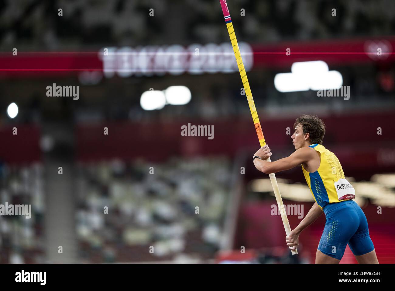 Mondo Duplantis participating in the Tokyo 2020 Olympics in the pole