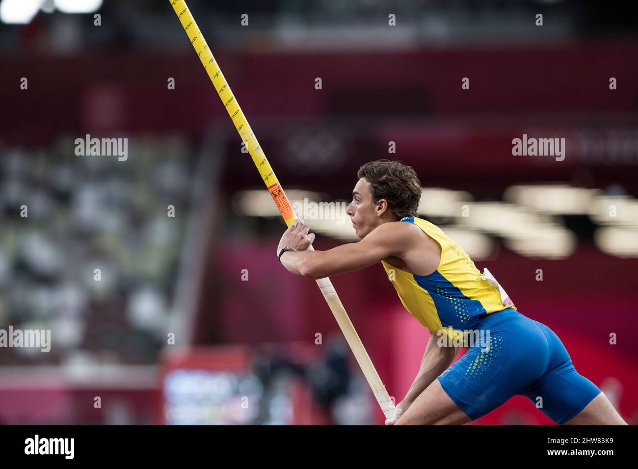 mondo-duplantis-participating-in-the-tokyo-2020-olympics-in-the-pole