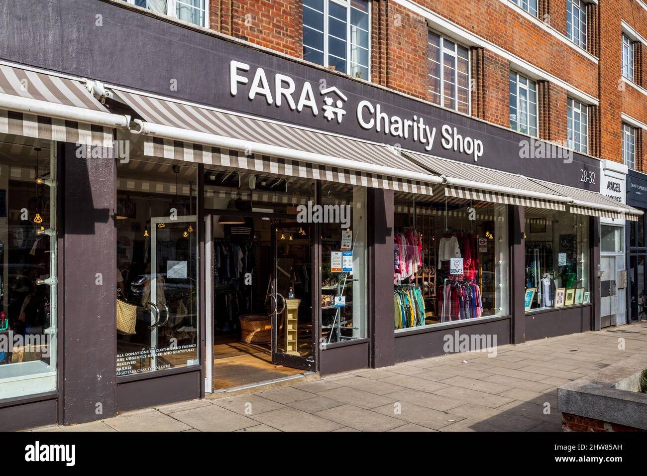 FARA Charity Shop Islington London. FARA Chairity Store at 28-32 Pentonville Rd Islington London.  FARA was founded in1991 to help Romanian families. Stock Photo