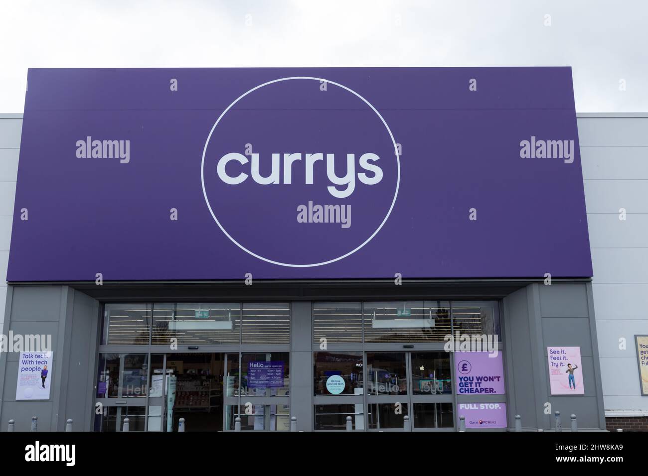 The frontage and logo of British electonics retailer, Currys at the Merry Hill Shopping Centre near Brierley Hill Stock Photo