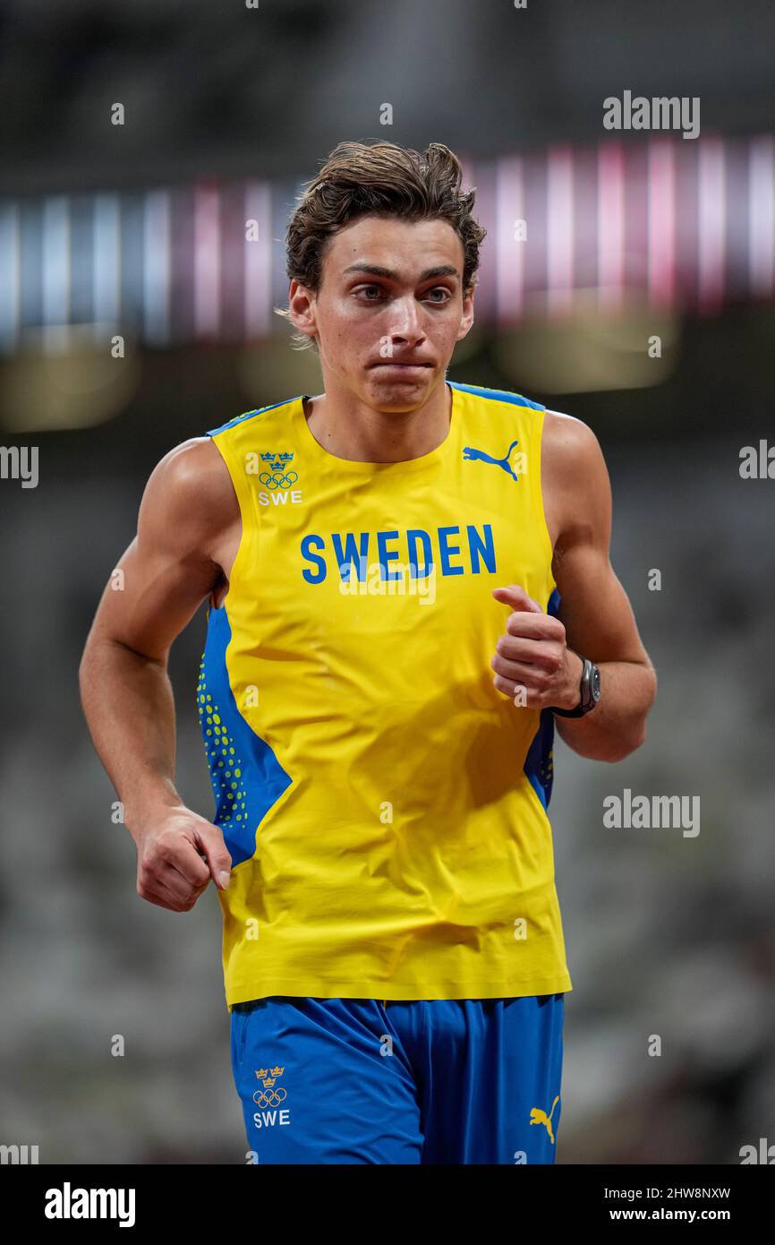 mondo-duplantis-participating-in-the-tokyo-2020-olympics-in-the-pole