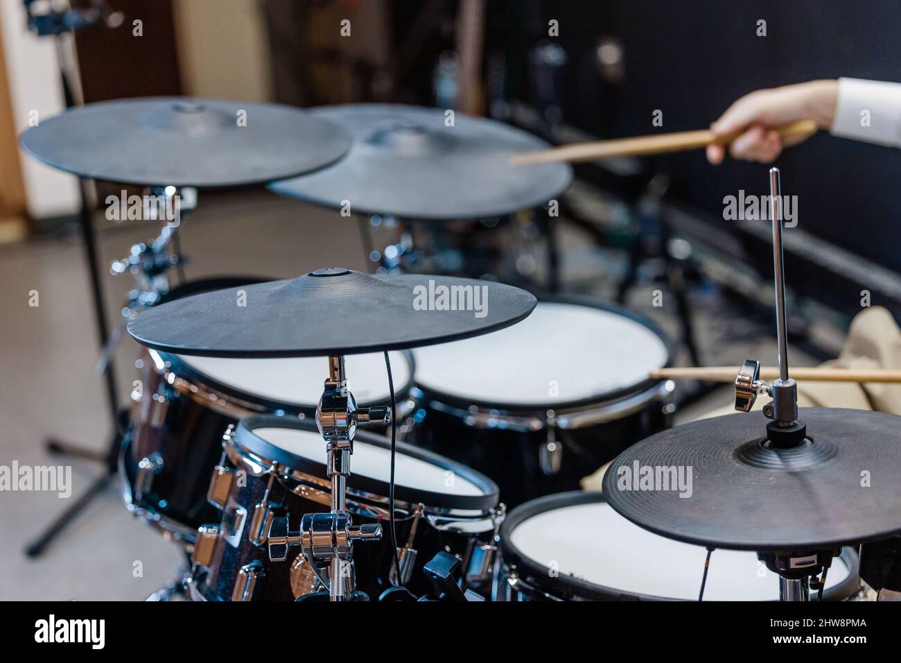 Black Muslim Man Playing Drums In Web Browser Window Online Music Theory  Concept Portrait Horizontal Stock Illustration - Download Image Now - iStock