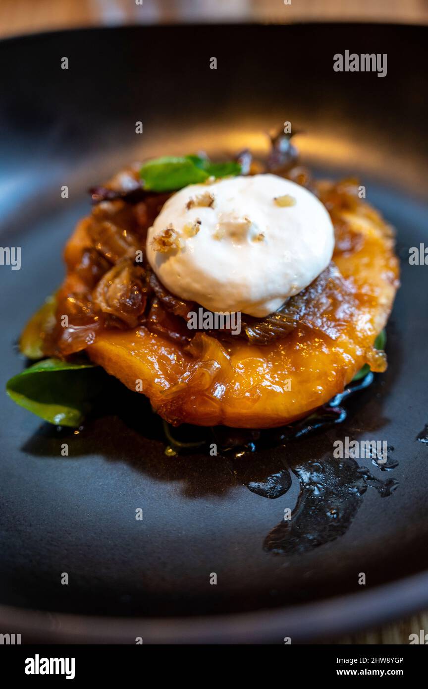 Caramelized onion tarte tatin hires stock photography and images Alamy