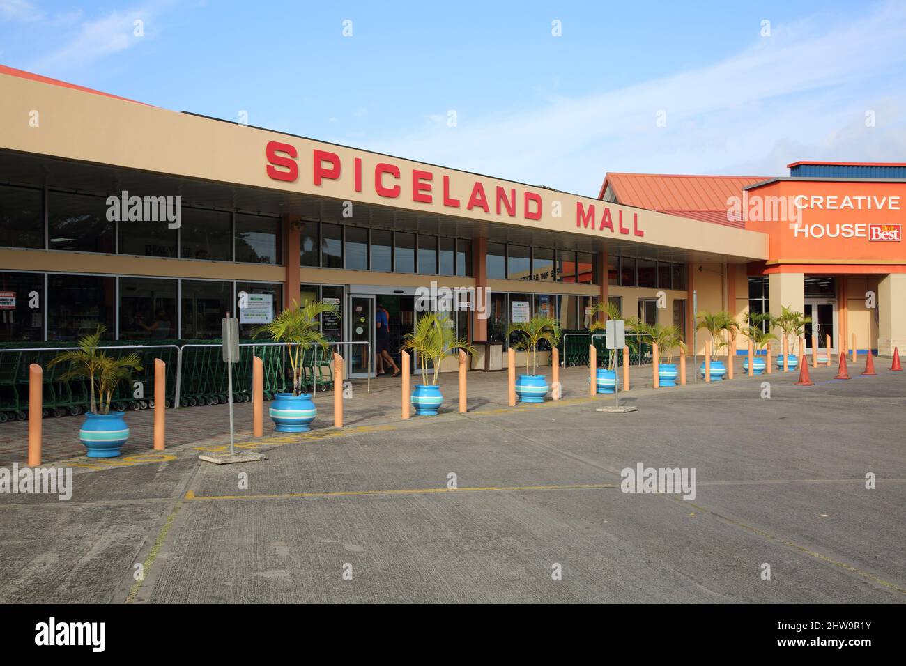 International shopping center hires stock photography and images Alamy