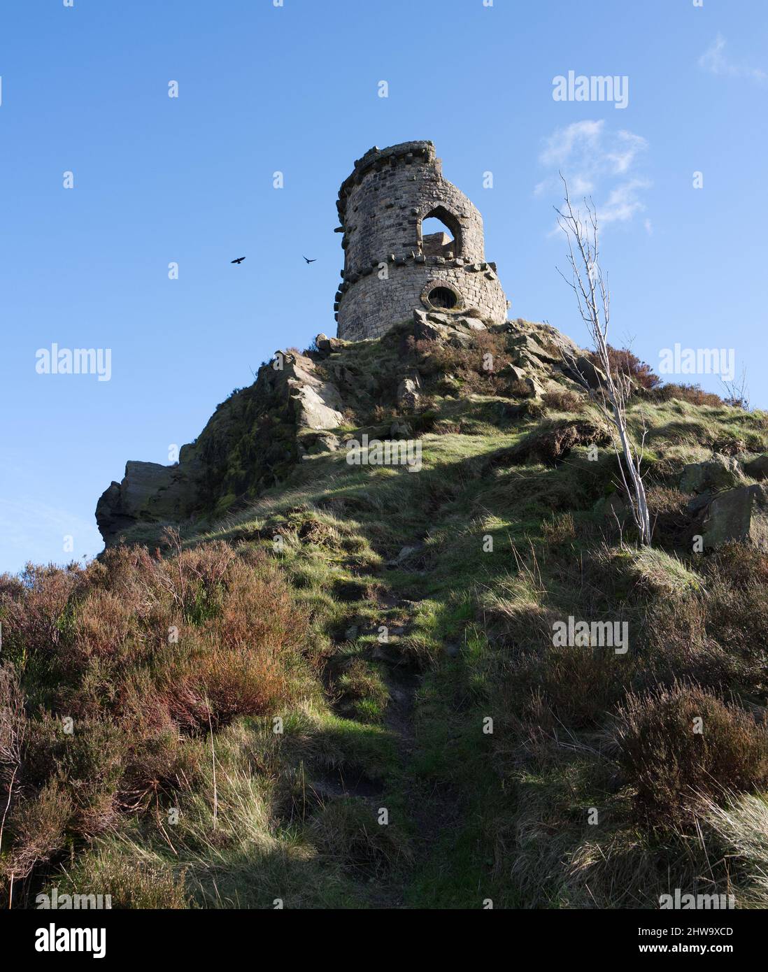 Mow Cop ornamental castle folly built by Randle Wilbraham of Rode Hall Stock Photo