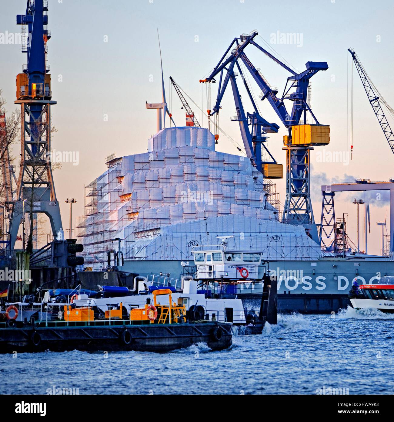 Drydock Elbe 17 from Blohm + Vos with cranes and ship traffic, Port of Hamburg, Germany, Hamburg Stock Photo