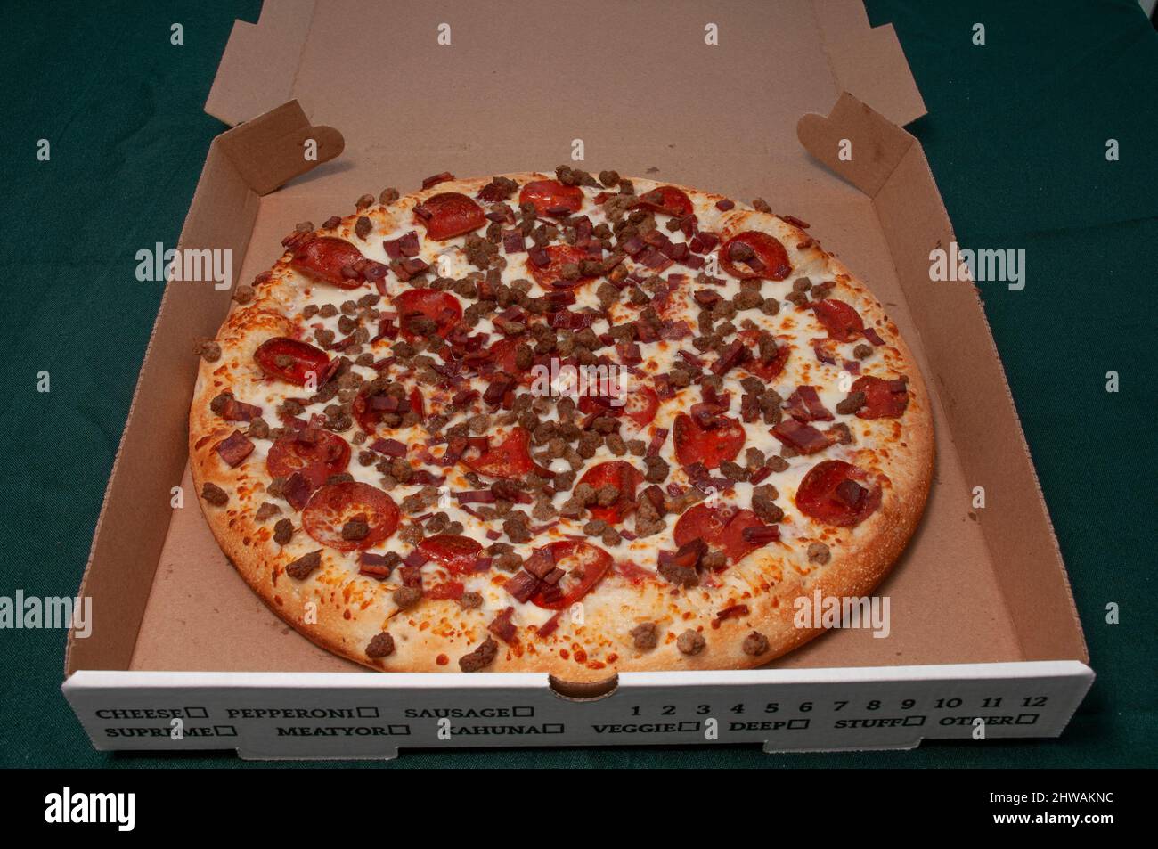 Pizza Hut: Meat lover's pizza box, Pizza Hut (Has six kinds…