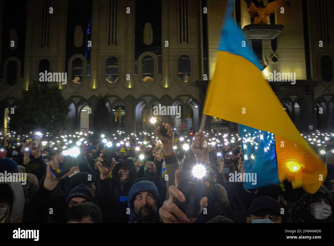 Ukraine war 2022 mobile phone hi-res stock photography and images - Alamy