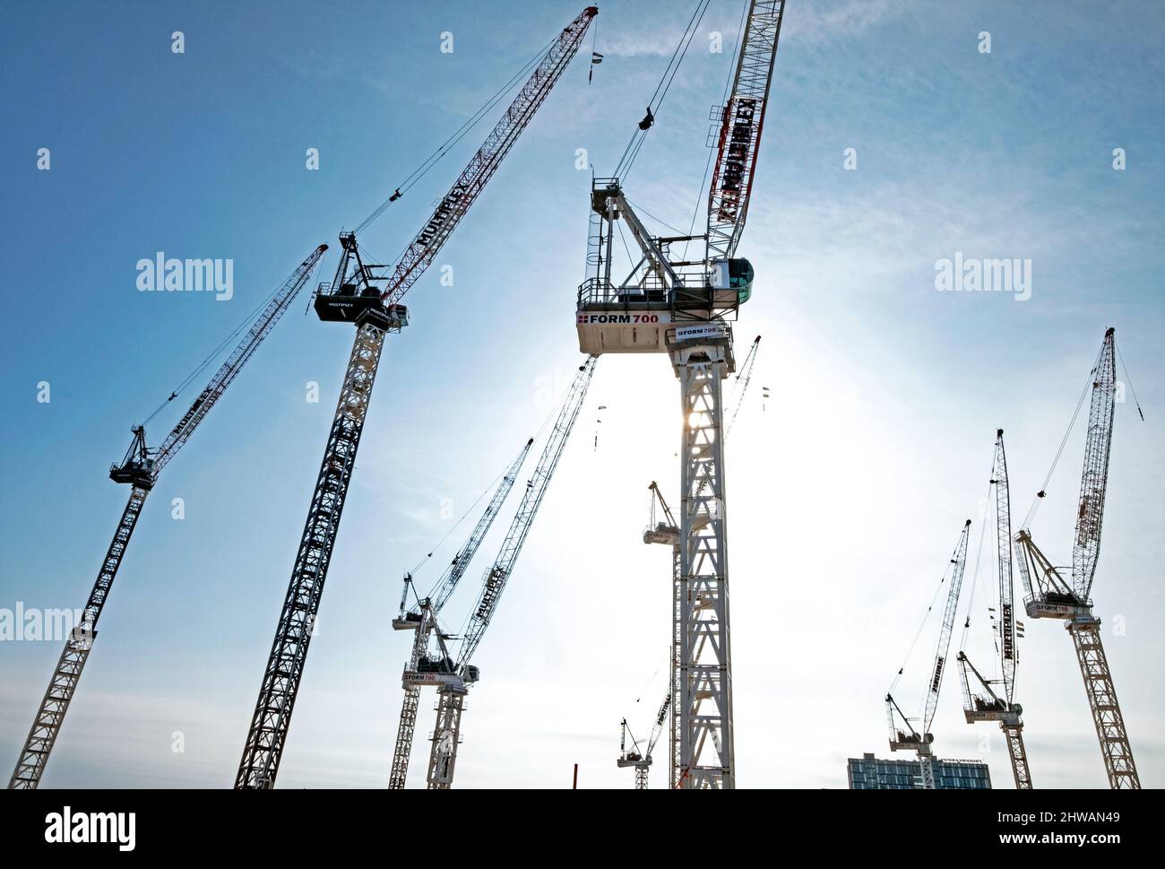 Cranes on the building site of the new Footscray Hospital, Footscray, Melbourne, Victoria, Australia Stock Photo