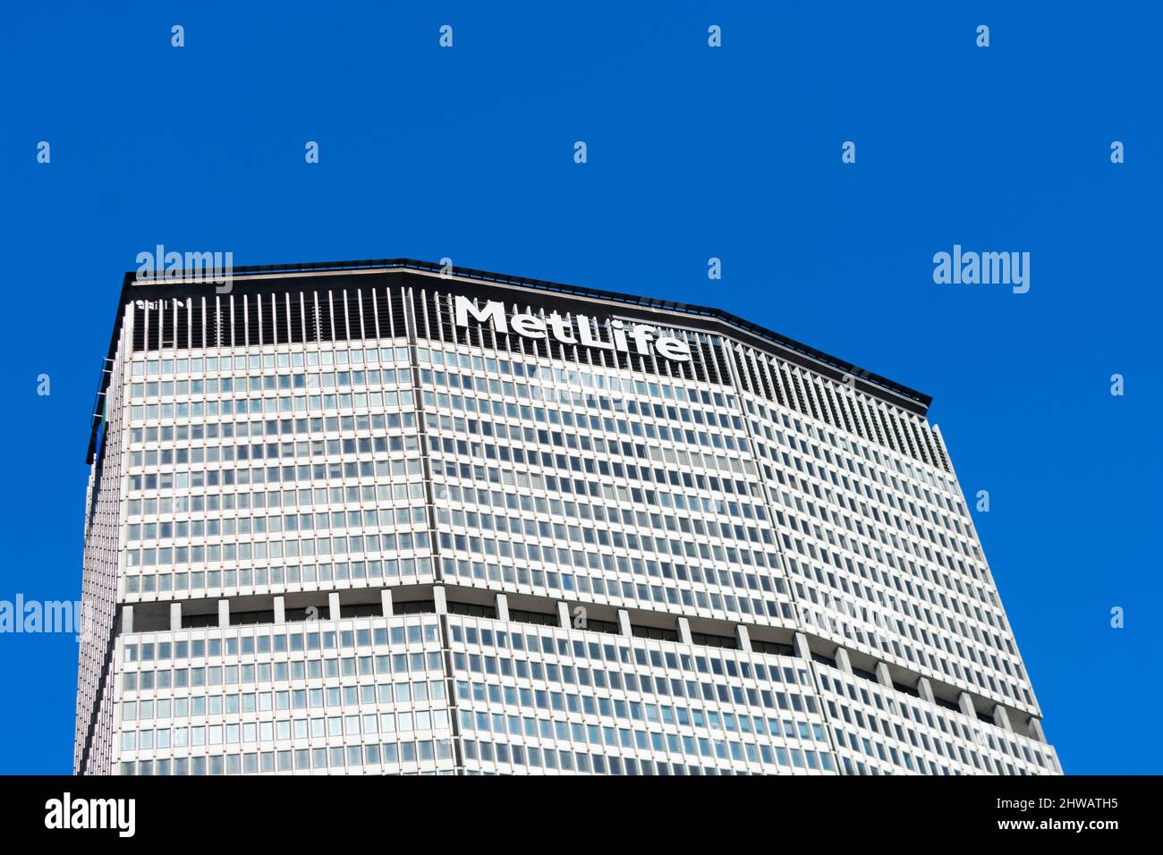 MetLife sign, logo on the facade exterior of Metropolitan Life Insurance Company building at 200 Park Avenue - New York, USA, 2022 Stock Photo