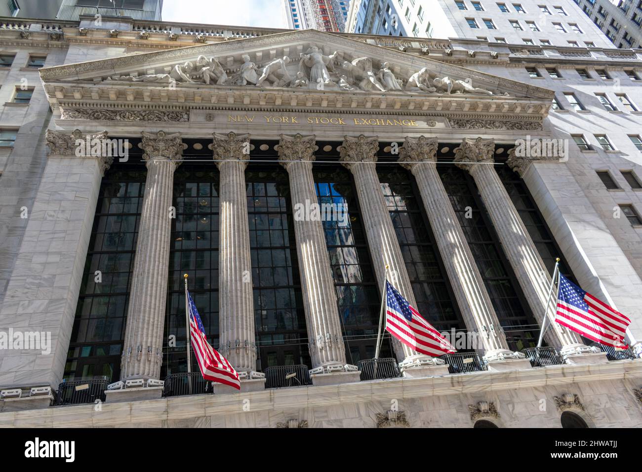 S&P 500 and WTI Crude Inverse Correlation Analysis: Two Technical Lines in the Sand