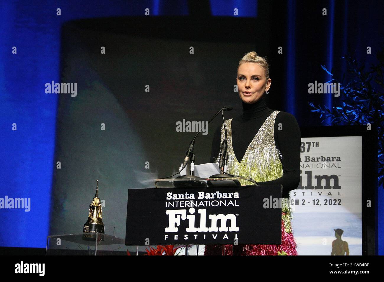 Charlize Theron speaks onstage at the American Riviera Award ceremony(01)