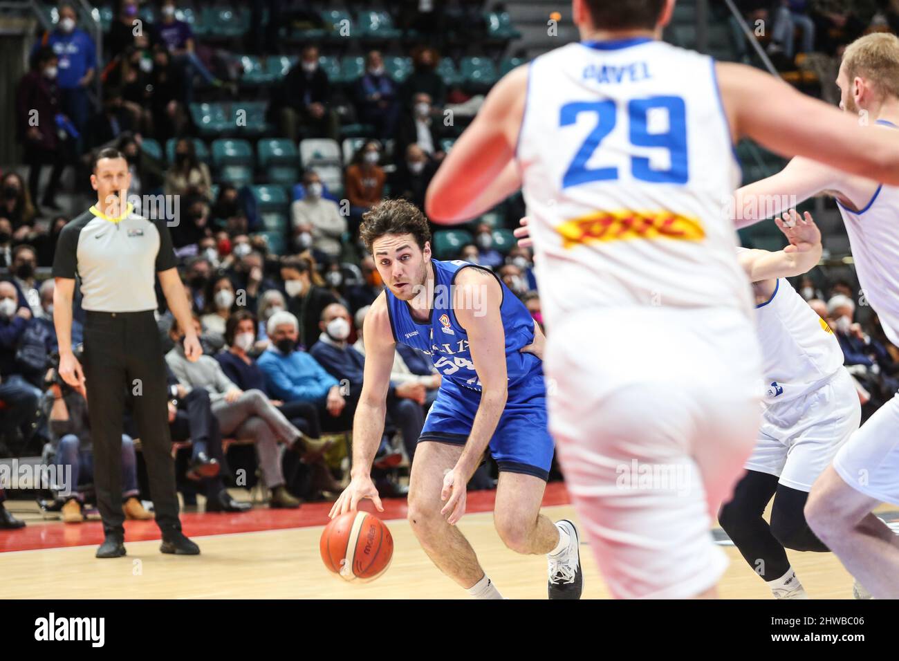 Bologna, Italy. 27th Feb, 2022. Alessandro Pajola (Italy) in action at the qualify for the FIBA Basketball World Cup 2023.Italy wins against Iceland with a score of 95 to 87. (Credit Image: © Elena Vizzoca/Pacific Press via ZUMA Press Wire) Stock Photo
