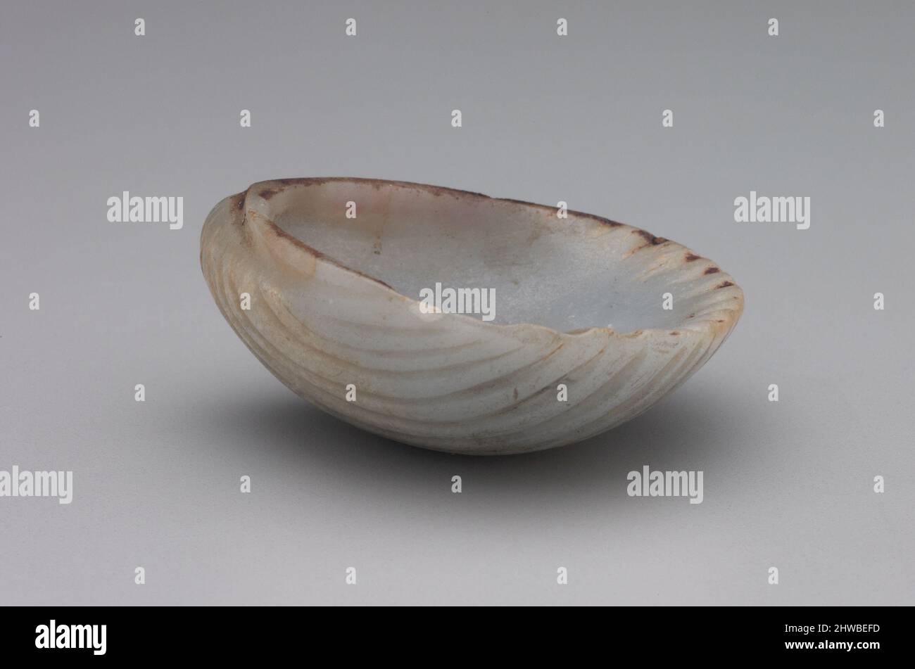 Cosmetic usage hi-res stock photography and images - Alamy