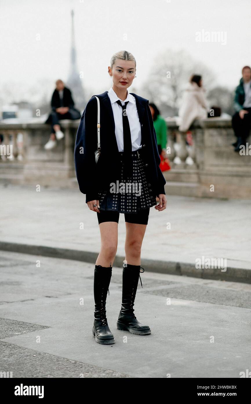 Street style, Amalie Gassmann arriving at Dior Fall-Winter 2022
