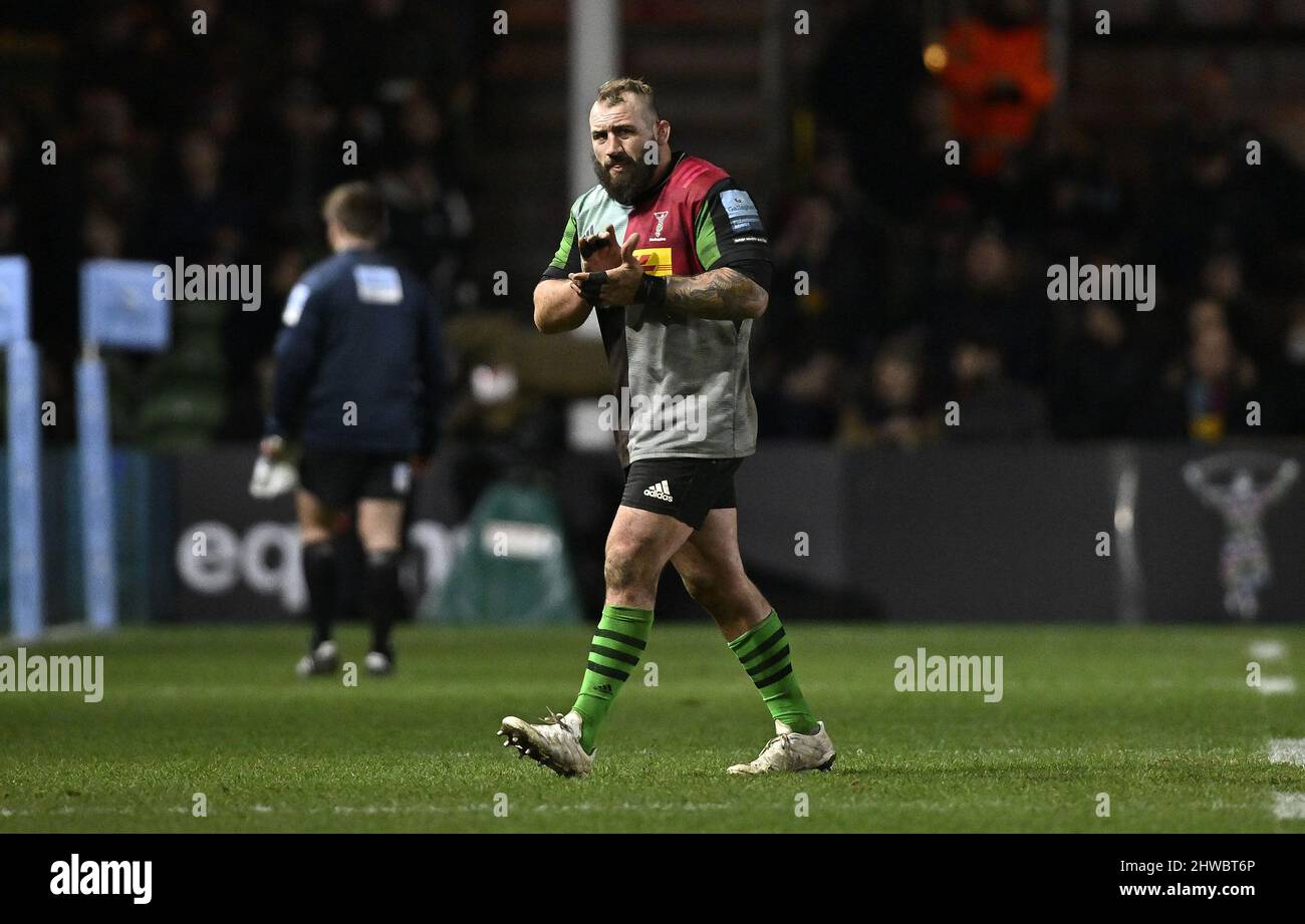 Harlequins rugby fans hi-res stock photography and images
