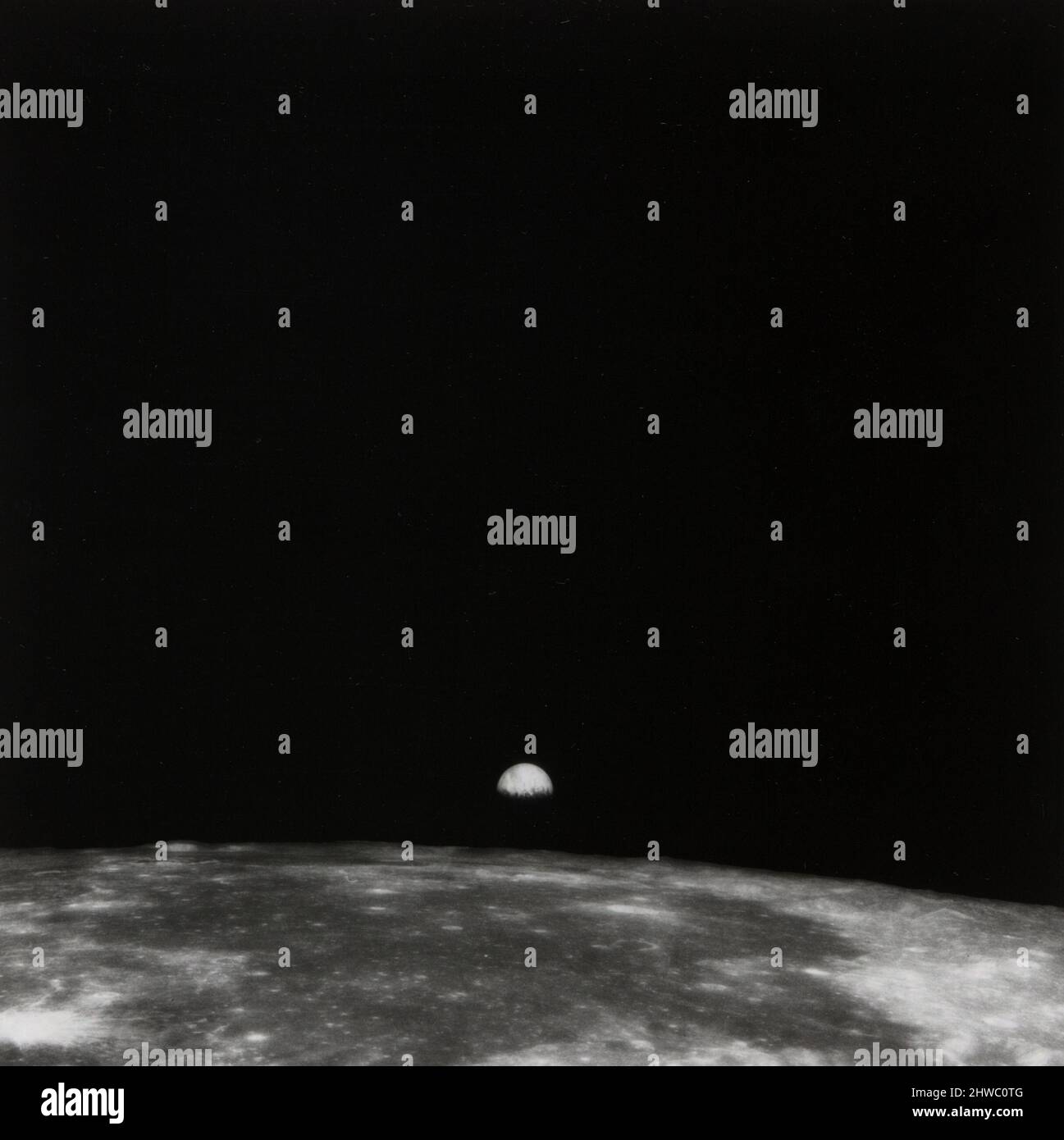 Earthrise hi-res stock photography and images - Alamy