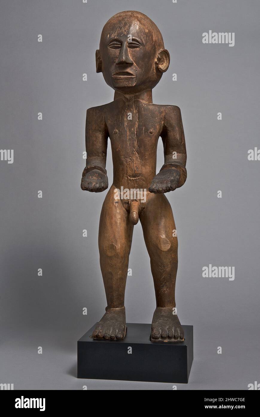 Ancester Statues Wooden sculpture ancestral figure hi-res stock photography and images ...