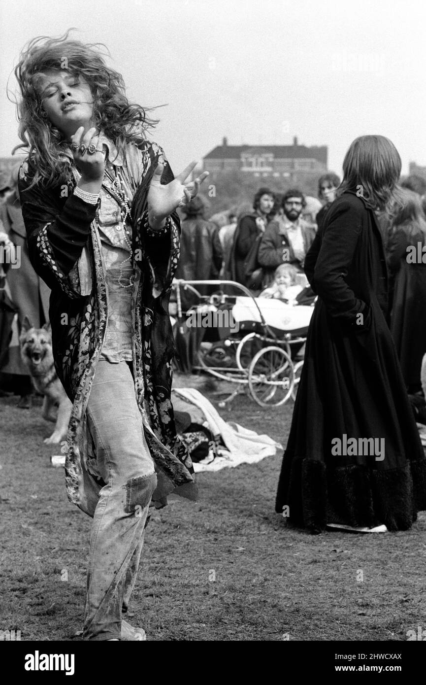 Hippy girl 1970s hi-res stock photography and images - Alamy
