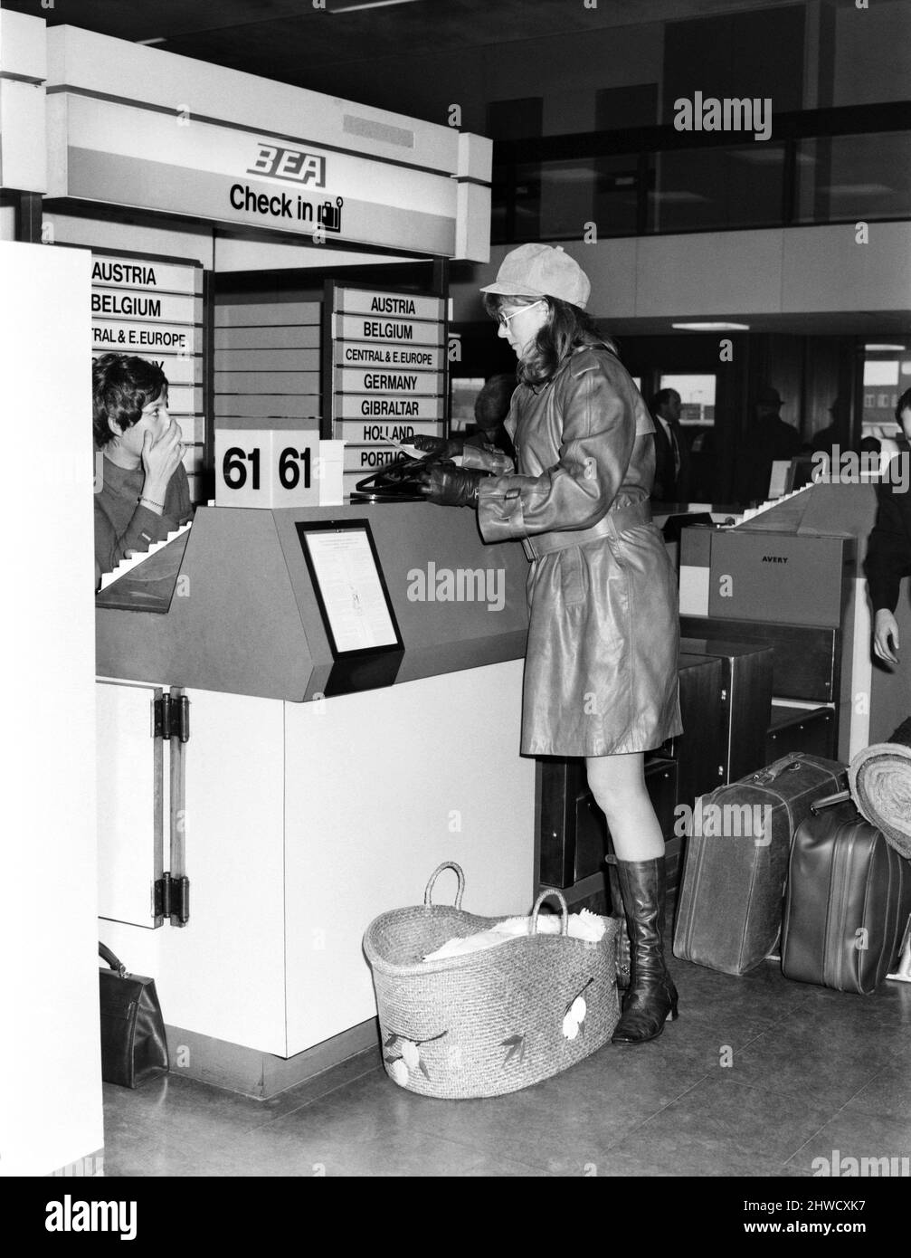 Entertainment. Film. Actress Vanessa Redgrave left Heathrow Airport  to fly to Madrid to be with her son's father Franco Nero. She was carrying her baby Carlo in what looked like a large raffia shopping basket. Vanessa Redgrave wearing all-leather clothes, with her baby Carlo in the large basket at Heathrow. November 1969 Z11252-003 Stock Photo