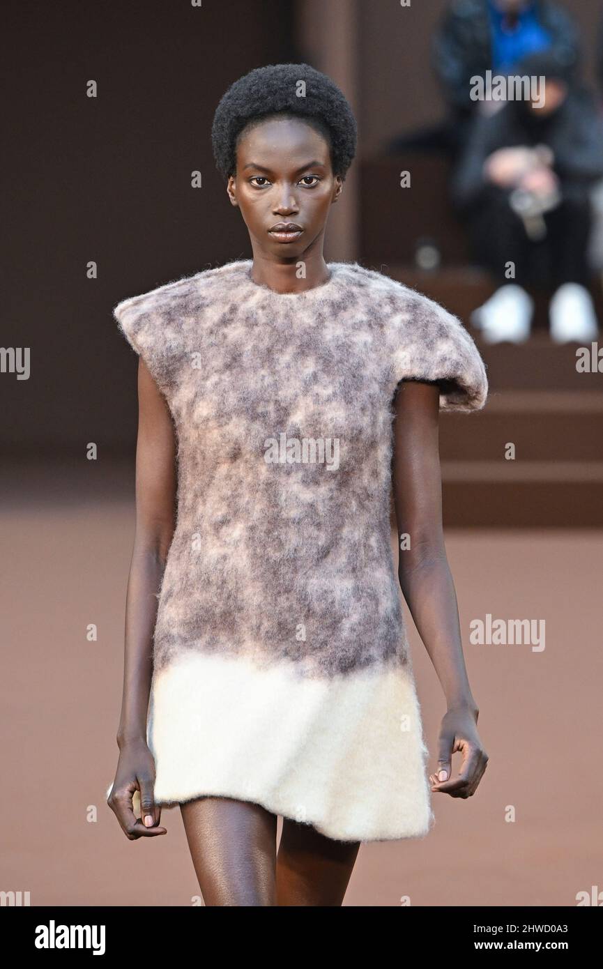 Model Anok Yai walks on the runway at the Loewe fashion show during ...