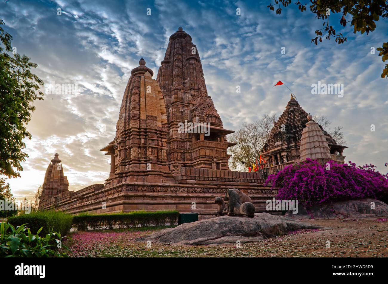 Temples and indian flags hi-res stock photography and images - Alamy