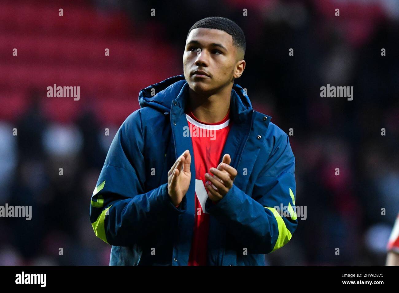 LONDON, UK. MAR 5TH Karoy Anderson of Charlton applauds the fans after the Sky Bet League 1 match between Charlton Athletic and Sunderland at The Valley, London on Saturday 5th March 2022. (Credit: Ivan Yordanov | MI News) Credit: MI News & Sport /Alamy Live News Stock Photo