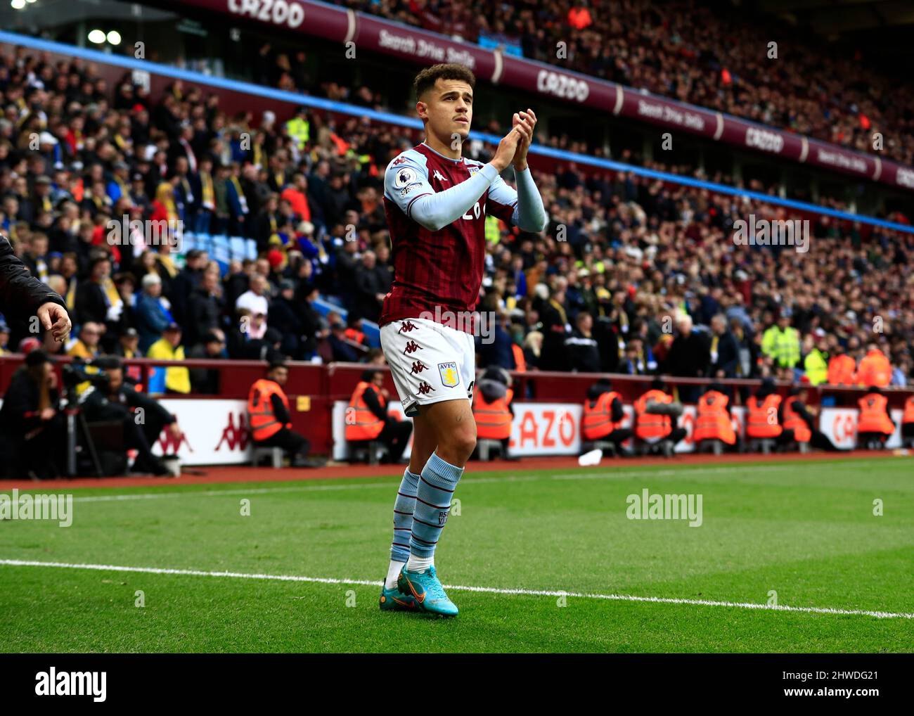 Coutinho aston villa hi-res stock photography and images - Alamy