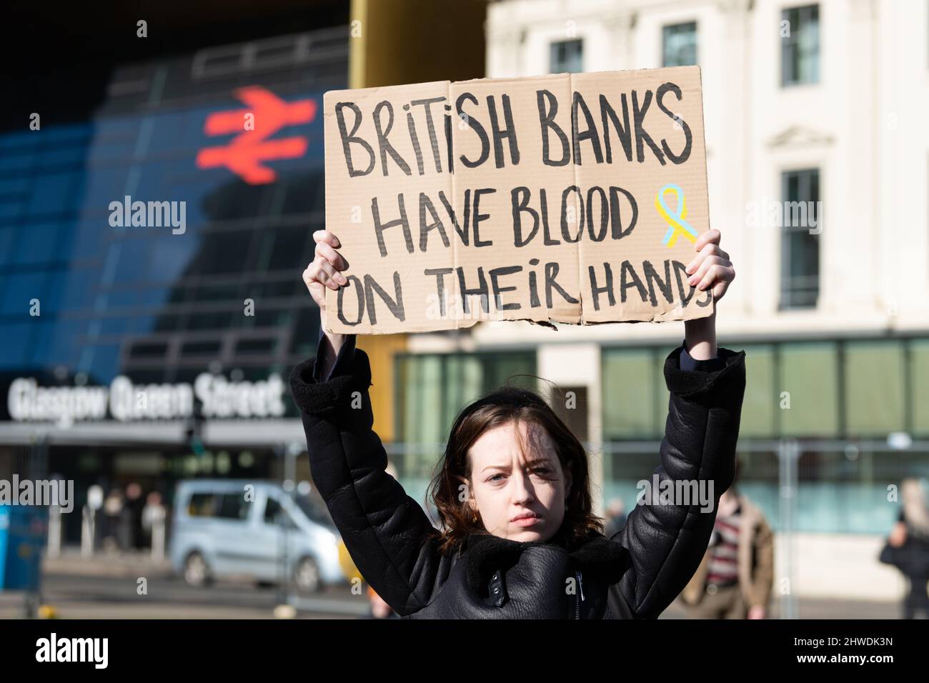 George Square, Glasgow, Scotland, UK - 5 March 2022 - People protesting in Glasgow's George Square against the Russian invasion of Ukraine Stock Photo