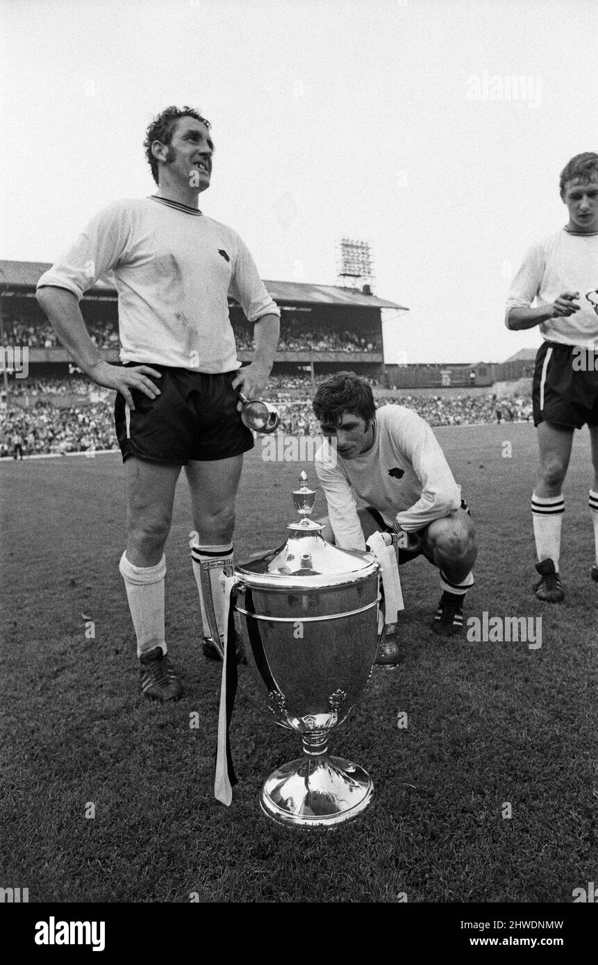 Watney Cup Final, Derby County v Manchester United. Final score 4-1 to Derby County. Some of the Derby County players pictured with the Watney Cup after beating Manchester united. Baseball Ground, Derby. 8th August 1970. Stock Photo