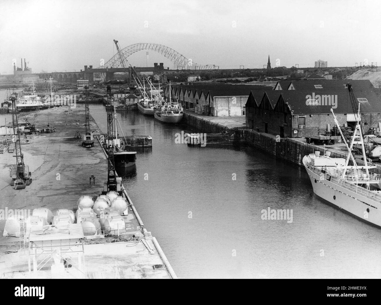 Runcorn docks hires stock photography and images Alamy
