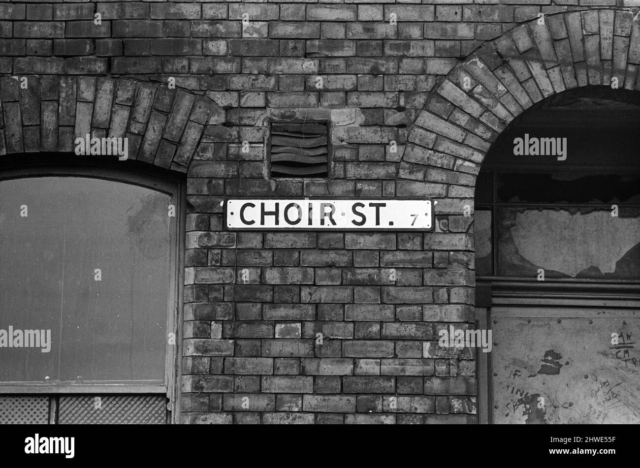 Slum housing in Salford, Greater Manchester. 30th January 1970 Stock Photo