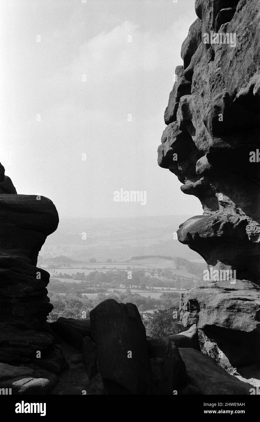 Balancing Rocks England Brimham Rocks, the balancing rock formations on Brimham Moor in North ...