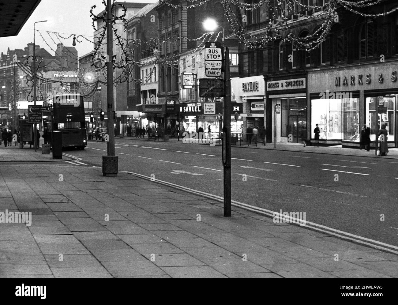 Shopping scene in Liverpool, Merseyside. 29th December 1970. Stock Photo