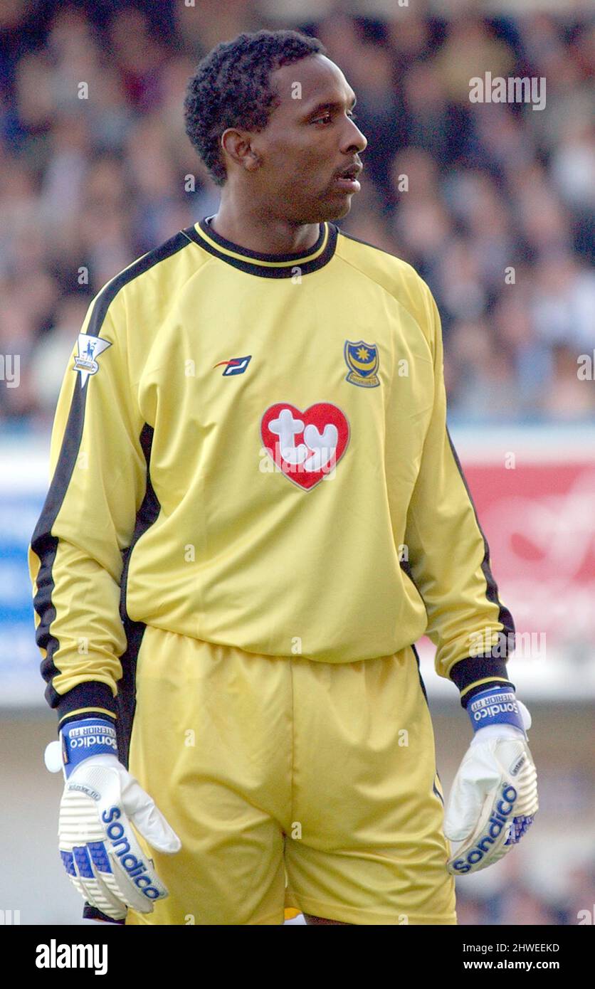 PORTSMOUTH V LIVERPOOL SHAKA HISLOP PIC MIKE WALKER 2003 Stock Photo