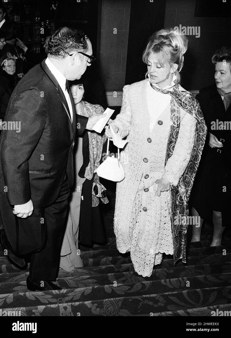 1970 goldie hawn arrives goldie Black and White Stock Photos & Images