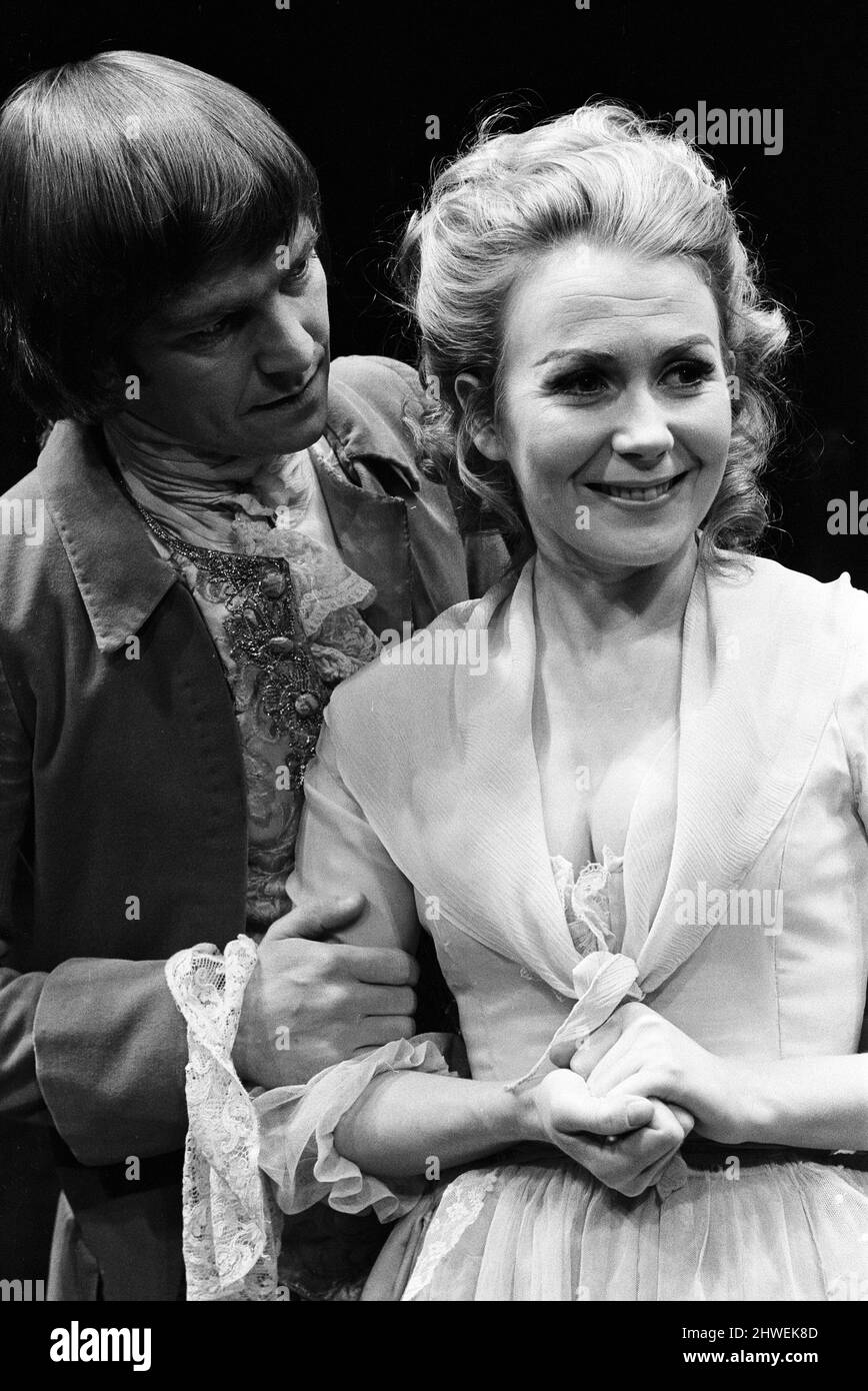 Photocall for 'She Stoops to Conquer' at the Garrick Theatre. Pictured are Tom Courtenay as Young Marlow and Juliet Mills as Kate Hardcastle. 1st May 1969. Stock Photo