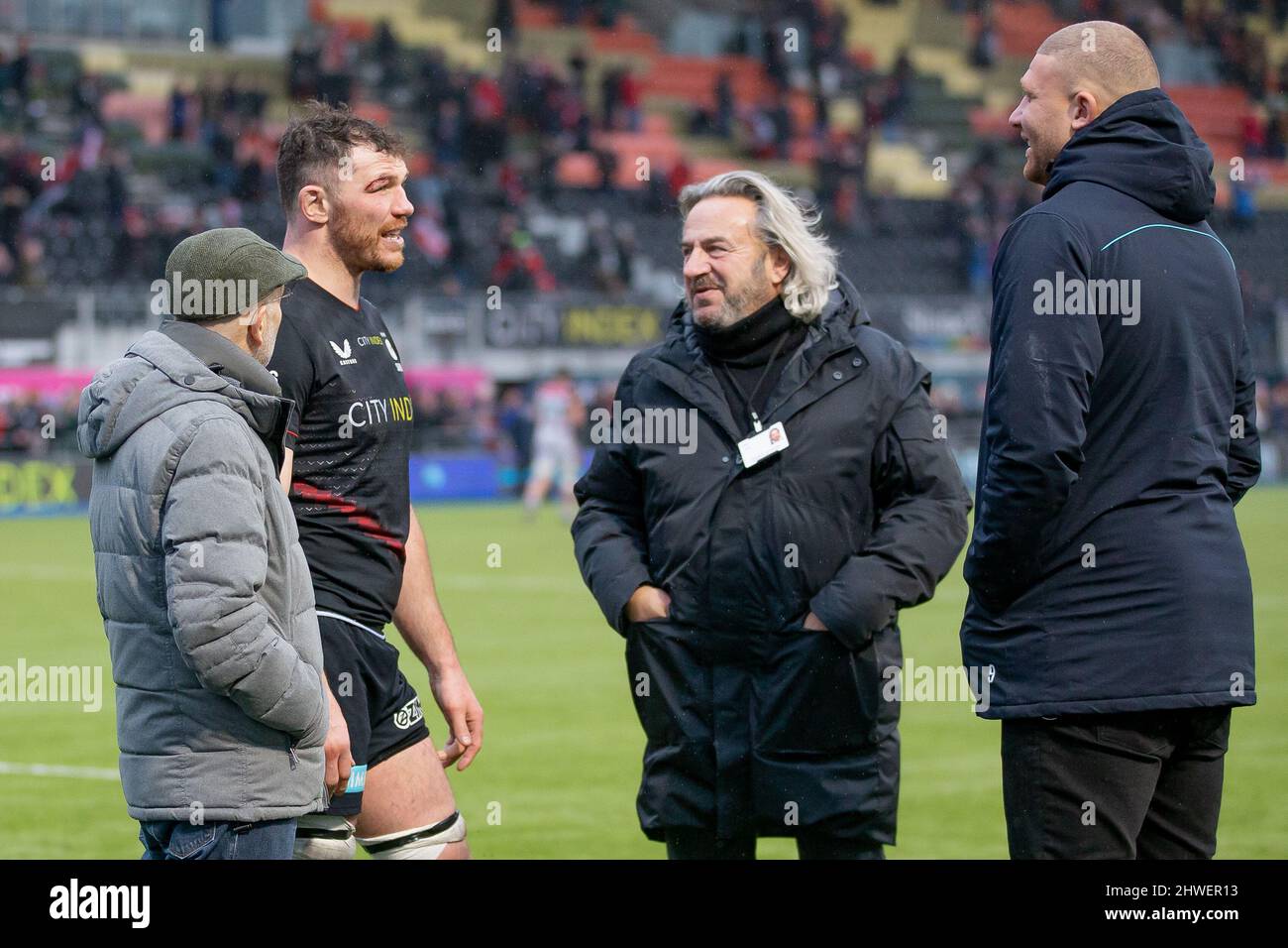 Barnet, United Kingdom. 05th Mar, 2022. Gallagher Premiership Rugby. Saracens V Leicester Tigers. StoneX Stadium. Barnet. Property Investor and Chairman of Prestbury Investment Holdings Limited Nick Leslau talks to Tim Swinson of Saracens at full time on the pitch Credit: Sport In Pictures/Alamy Live News Stock Photo