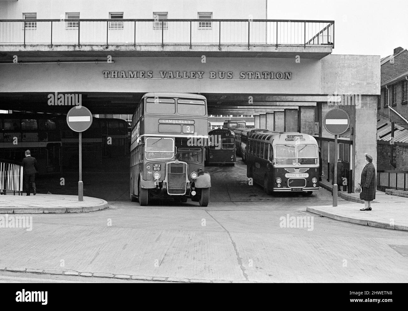 views-of-reading-berkshire-thames-valley-bus-station-6th-january