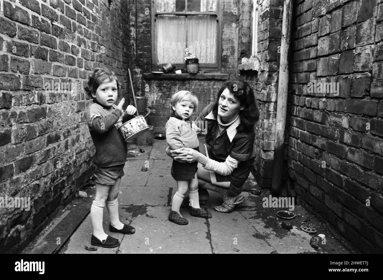 Slum housing in Salford, Greater Manchester. 30th January 1970 Stock Photo