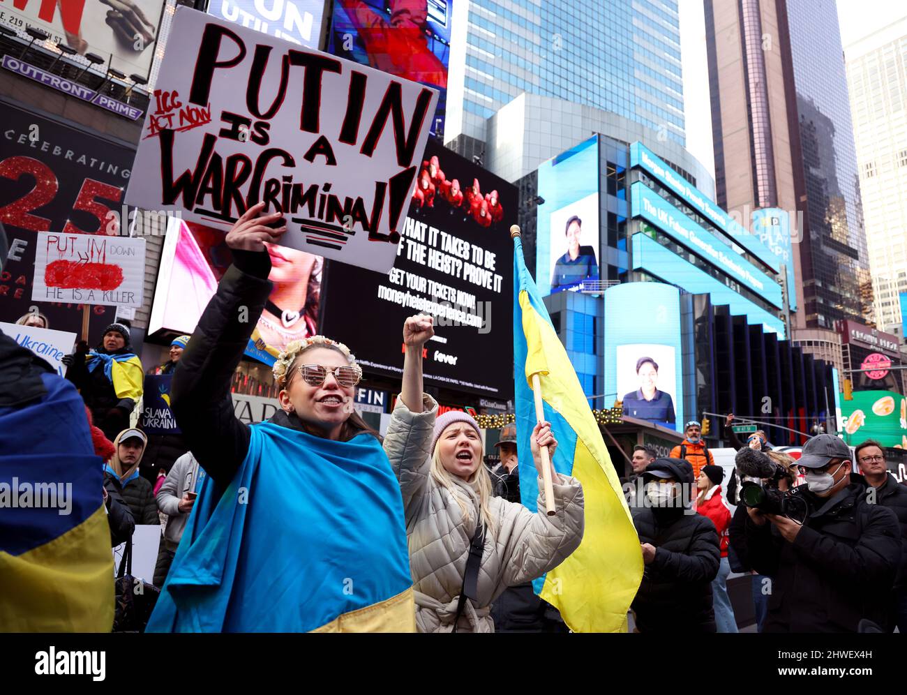 New York, USA. 5th March 2022 -- New York City, New York, Unites States: Demonstrators protesting Russia's invasion of Ukraine at a rally in New York City's Times Square this afternoon. Credit: Adam Stoltman/Alamy Live News Stock Photo