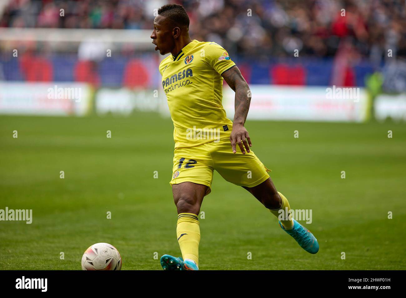 Pamplona, Spain. 05th Mar, 2022. Pervis Josué Estupiñán (defender; Villarreal CF) in action during the Spanish La Liga Santander football match between CA Osasuna and Villrreal CF at the Sadar Stadium.(CA Osasuna won: 1 - 0) (Photo by Fernando Pidal/SOPA Images/Sipa USA) Credit: Sipa USA/Alamy Live News Stock Photo