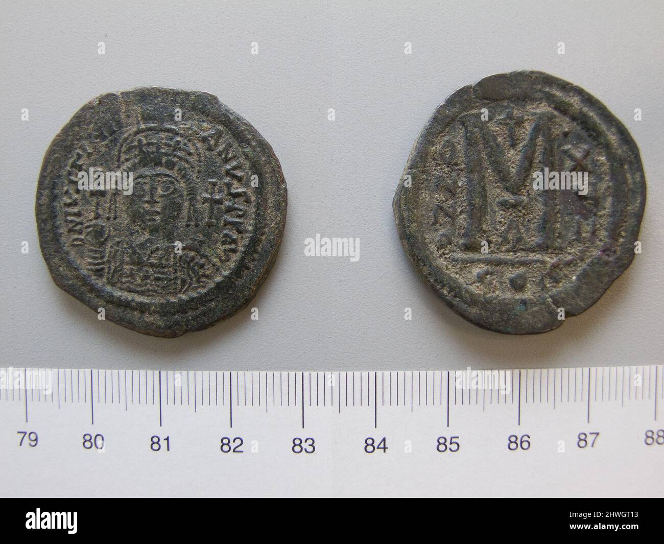 Follis (40 Nummi) of Justinian I, Emperor of Byzantium from Constantinople. Ruler Justinian I