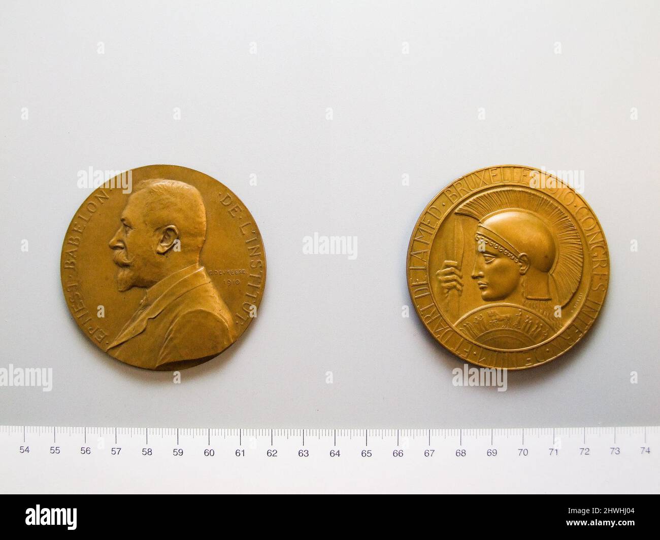 Médaille Belge De L'architecte Ernest Acker - 1910 - Par Devreese - En Bronze