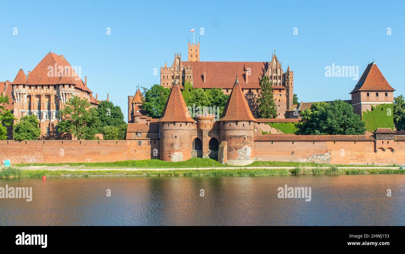 Largest castle in the world by land area, and a Unesco World Heritage ...