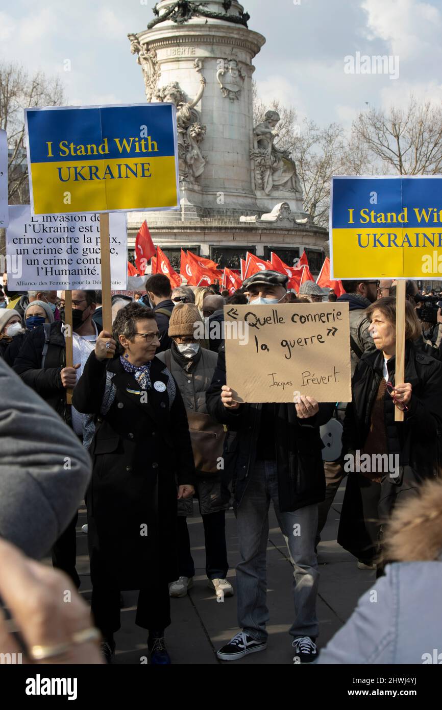 03/05/2022 - Paris - Demonstration against the Russian invasion of Ukraine Stock Photo