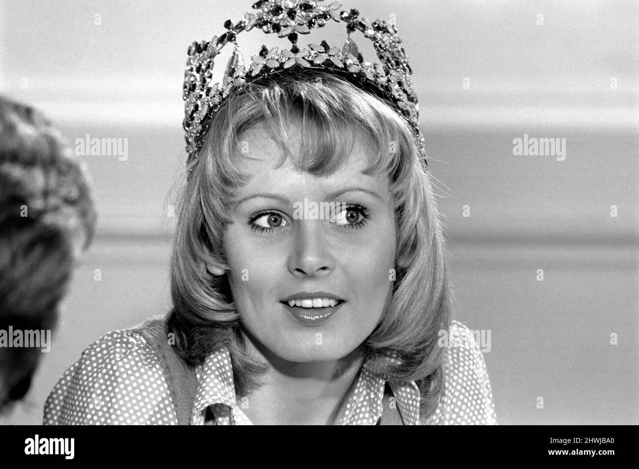 Miss World, 1972: Belinda Green: 20 year old Belinda Green, a blonde haired, blue eyed, model from Australia, won the Miss World Contest. Belinda’s favourite hobby is cooking. Belinda at the Photocall for Miss World, at the Britannia Hotel. December 1972 72-11299-008 Stock Photo
